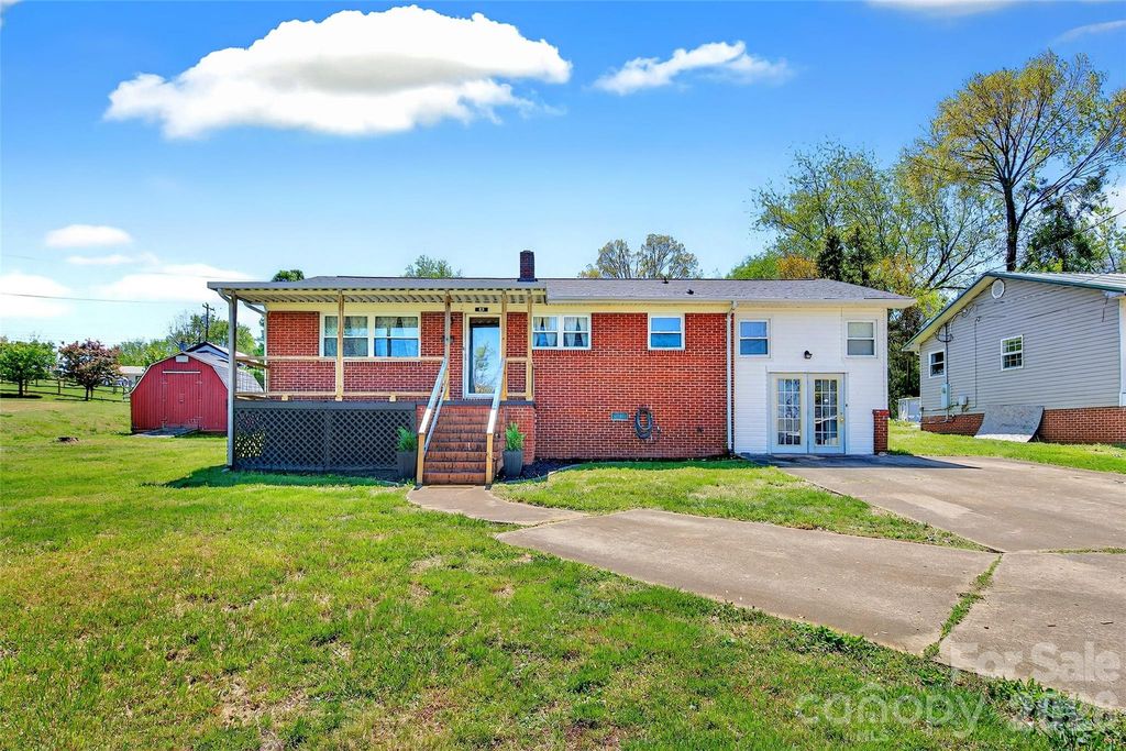 85 Bostic Street, Marion, NC 28752