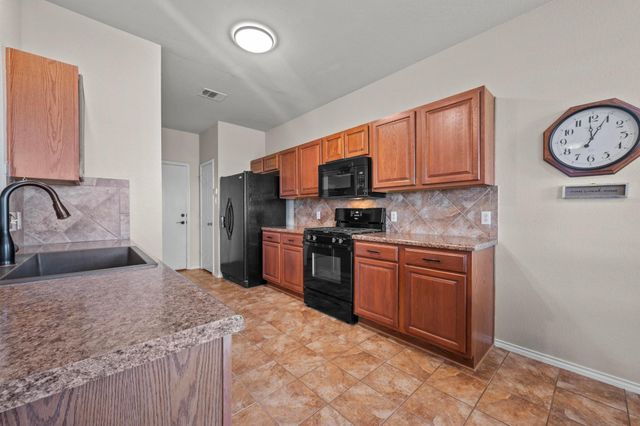 814 Covent DR, Kyle, TX 78640