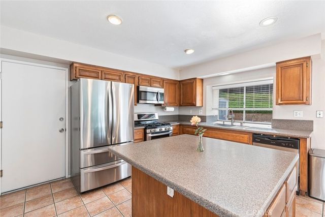 7794 Longs Peak, Jurupa Valley, CA 92509