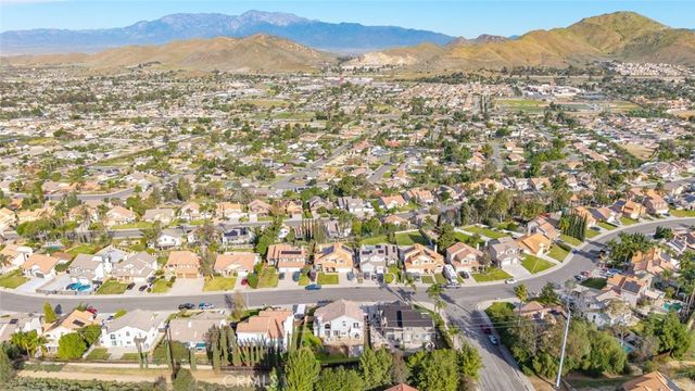7794 Longs Peak, Jurupa Valley, CA 92509