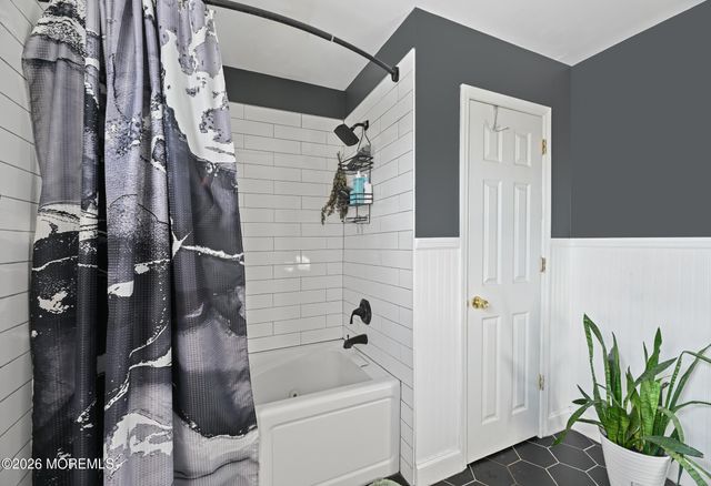 12 Thompson Avenue, Leonardo, NJ 07737