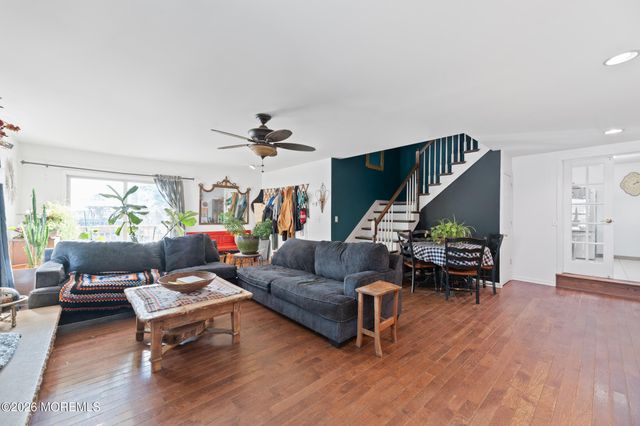 12 Thompson Avenue, Leonardo, NJ 07737