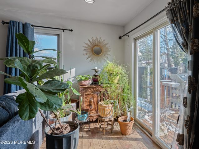 12 Thompson Avenue, Leonardo, NJ 07737