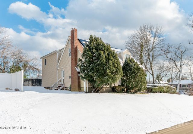 12 Thompson Avenue, Leonardo, NJ 07737