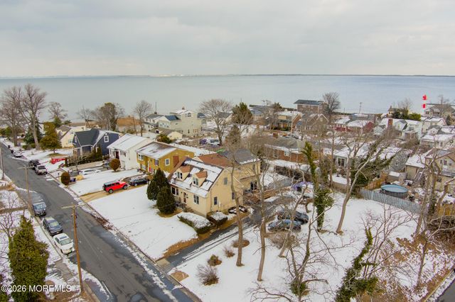 12 Thompson Avenue, Leonardo, NJ 07737