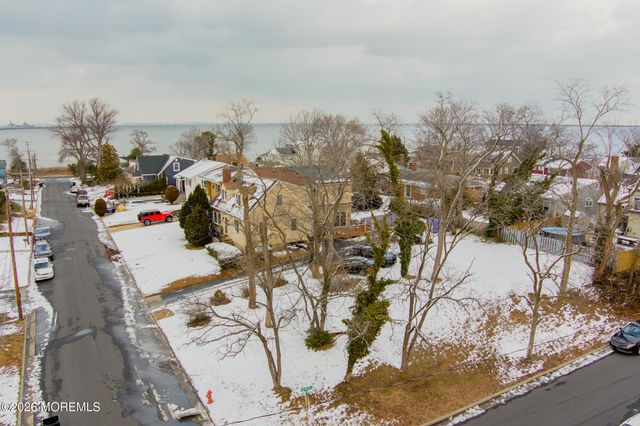 12 Thompson Avenue, Leonardo, NJ 07737