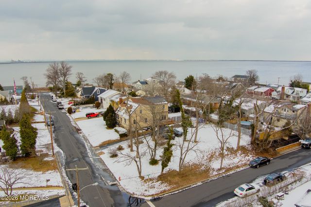 12 Thompson Avenue, Leonardo, NJ 07737