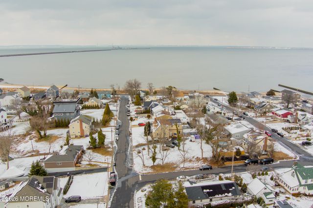 12 Thompson Avenue, Leonardo, NJ 07737