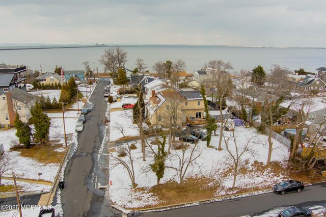 12 Thompson Avenue, Leonardo, NJ 07737