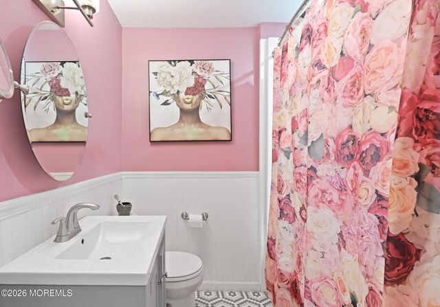 12 Thompson Avenue, Leonardo, NJ 07737