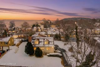 12 Thompson Avenue, Leonardo, NJ 07737