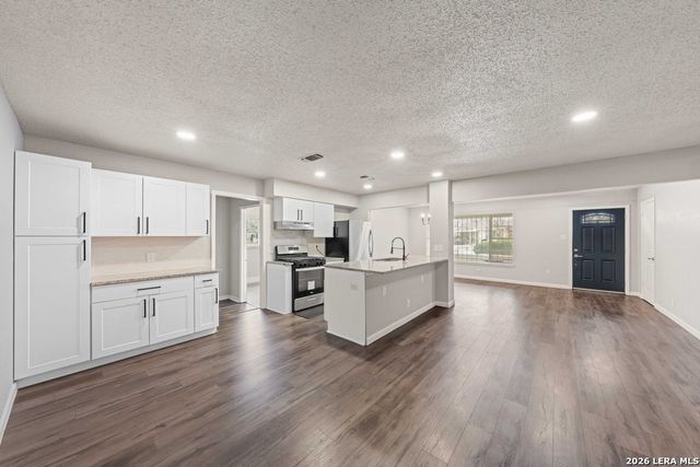 4402 Seabreeze Dr, San Antonio, TX 78222