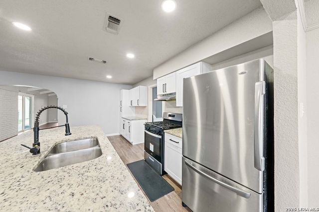 4402 Seabreeze Dr, San Antonio, TX 78222