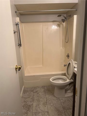 7535 Hickory Road, Bedford, OH 44146