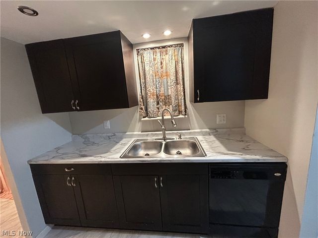 7535 Hickory Road, Bedford, OH 44146