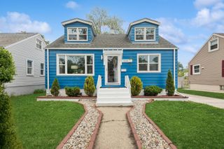 7009 California Avenue, Hammond, IN 46323
