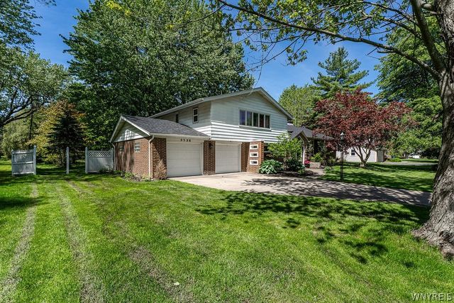 5326 Willow Lake Drive, Clarence, NY 14031