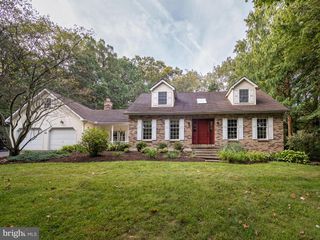 24 WOODS LN, Fleetwood, PA 19522