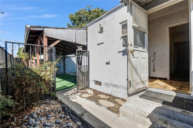 411 N Glenwood Place, Burbank, CA 91506