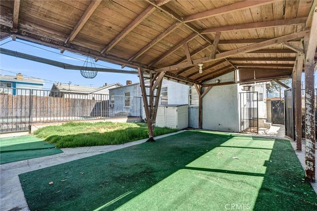 411 N Glenwood Place, Burbank, CA 91506