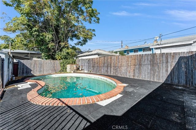 411 N Glenwood Place, Burbank, CA 91506