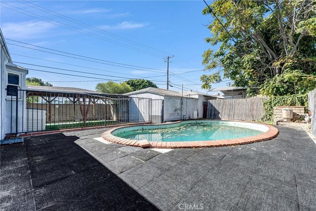 411 N Glenwood Place, Burbank, CA 91506