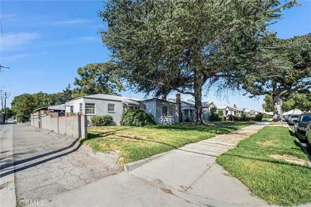 411 N Glenwood Place, Burbank, CA 91506