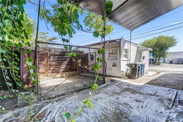 411 N Glenwood Place, Burbank, CA 91506