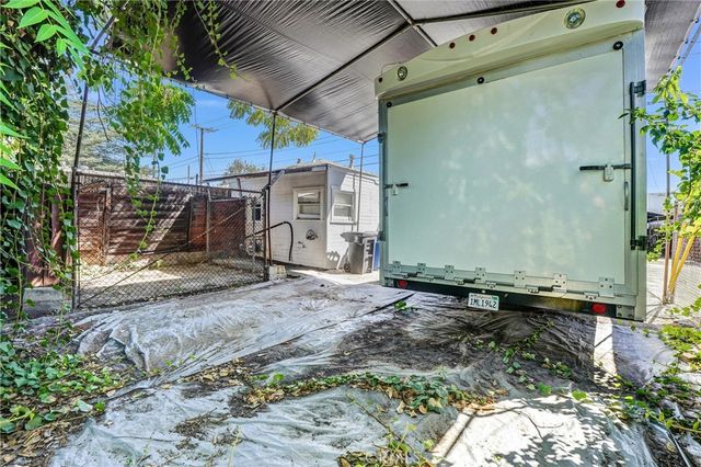 411 N Glenwood Place, Burbank, CA 91506