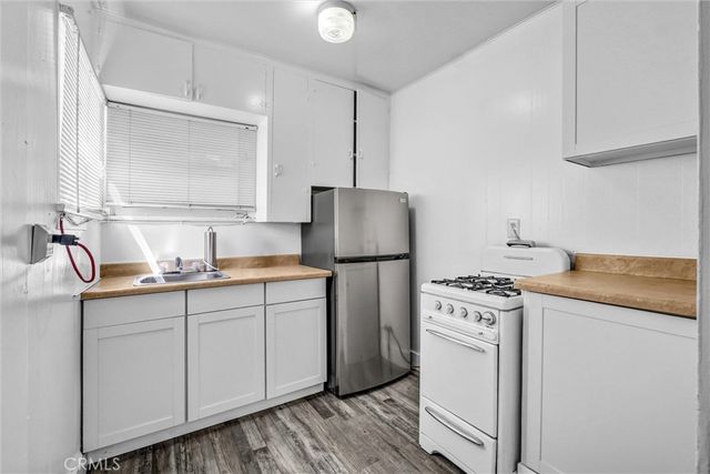 411 N Glenwood Place, Burbank, CA 91506
