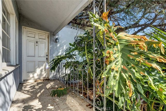 411 N Glenwood Place, Burbank, CA 91506
