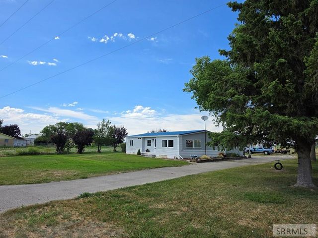 858 E 1000 N, Shelley, ID 83274