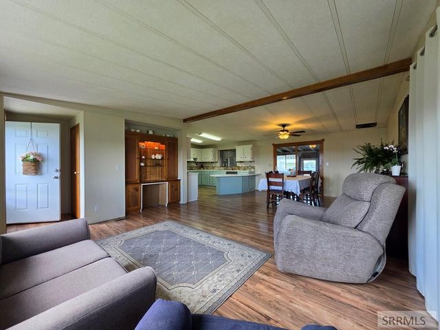 858 E 1000 N, Shelley, ID 83274