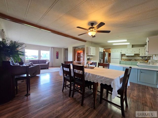858 E 1000 N, Shelley, ID 83274