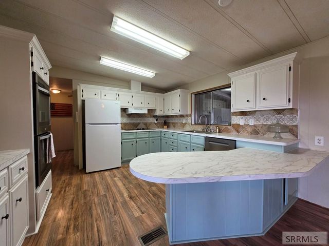858 E 1000 N, Shelley, ID 83274