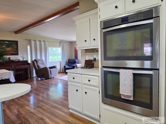 858 E 1000 N, Shelley, ID 83274