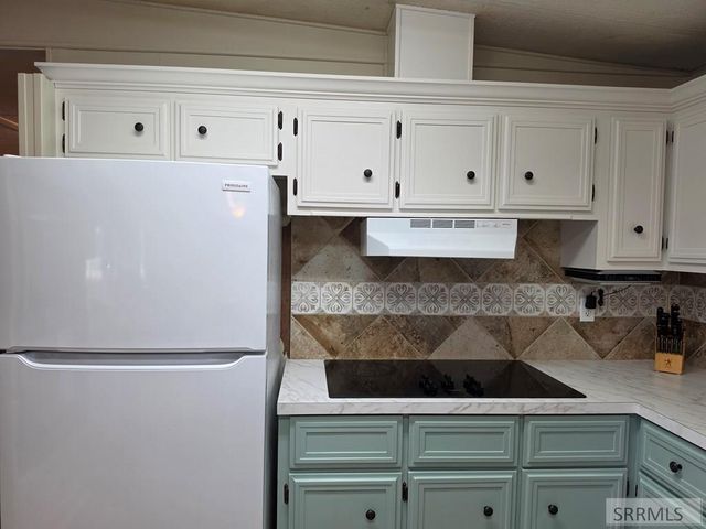 858 E 1000 N, Shelley, ID 83274