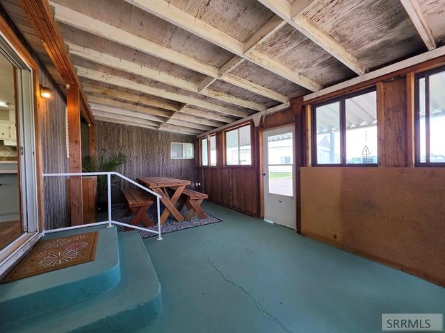 858 E 1000 N, Shelley, ID 83274