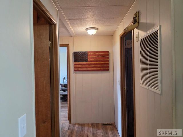 858 E 1000 N, Shelley, ID 83274