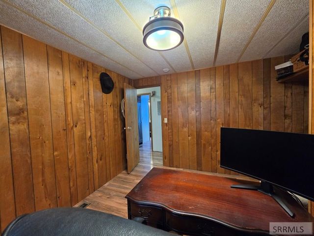 858 E 1000 N, Shelley, ID 83274
