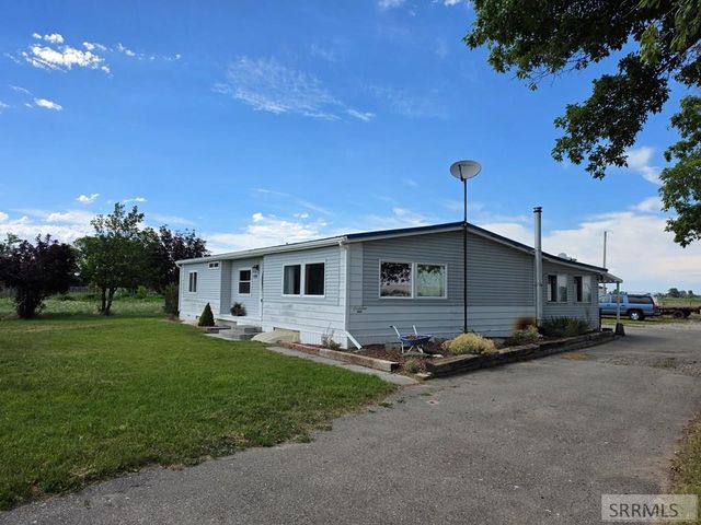 858 E 1000 N, Shelley, ID 83274