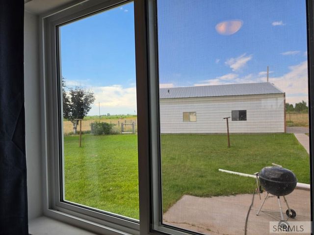 858 E 1000 N, Shelley, ID 83274