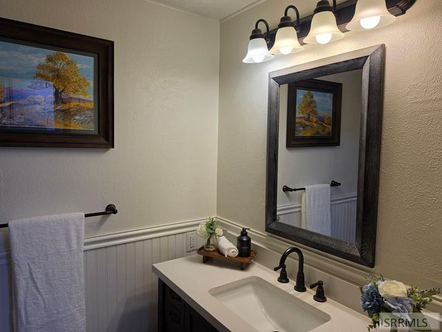 858 E 1000 N, Shelley, ID 83274