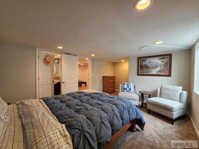 858 E 1000 N, Shelley, ID 83274