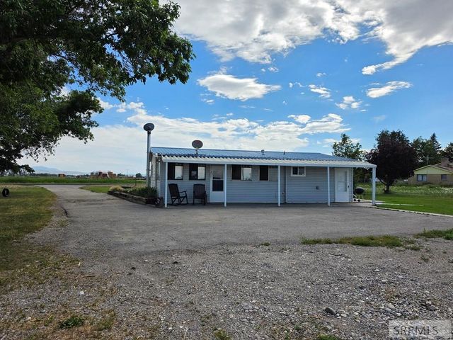 858 E 1000 N, Shelley, ID 83274