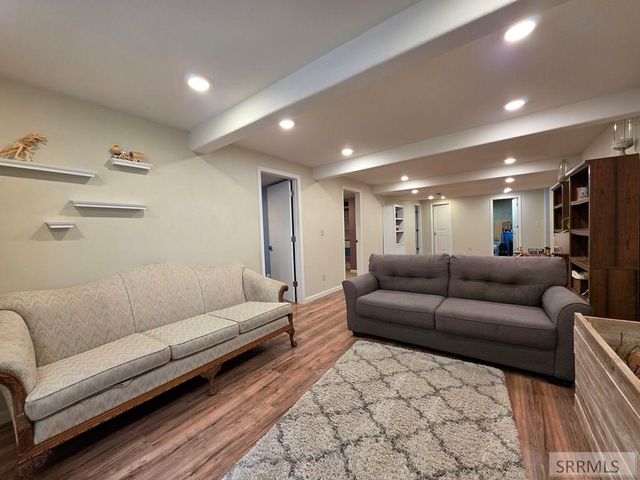 858 E 1000 N, Shelley, ID 83274
