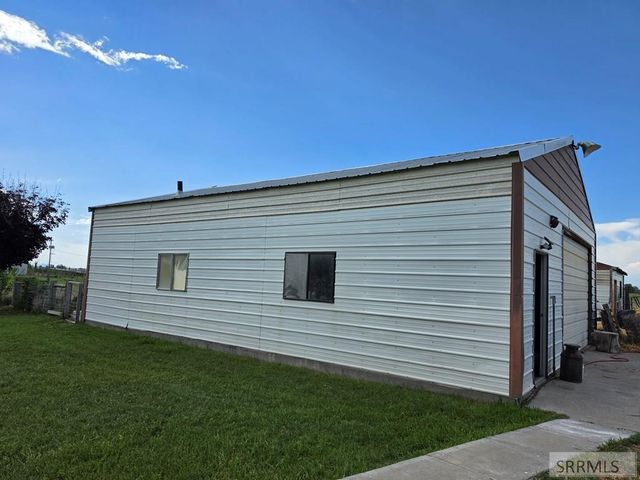 858 E 1000 N, Shelley, ID 83274