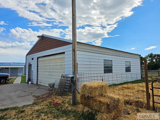 858 E 1000 N, Shelley, ID 83274