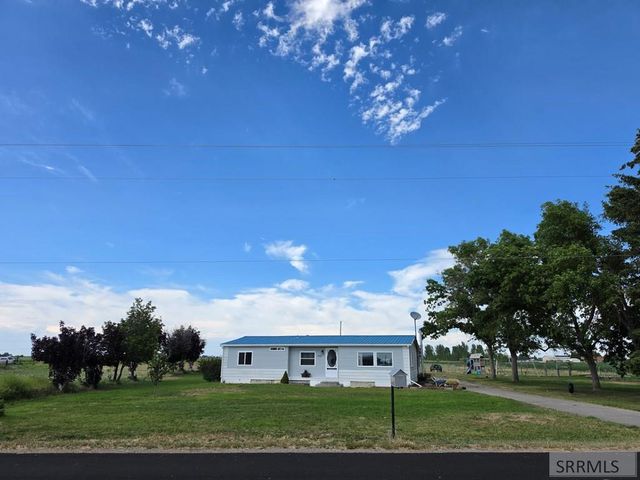 858 E 1000 N, Shelley, ID 83274
