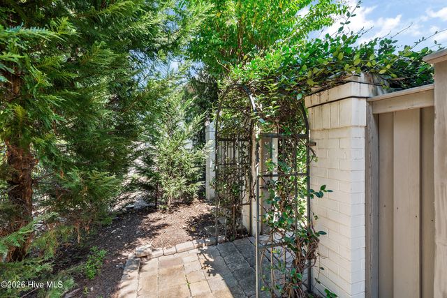 601 Bedminister Lane, Wilmington, NC 28405